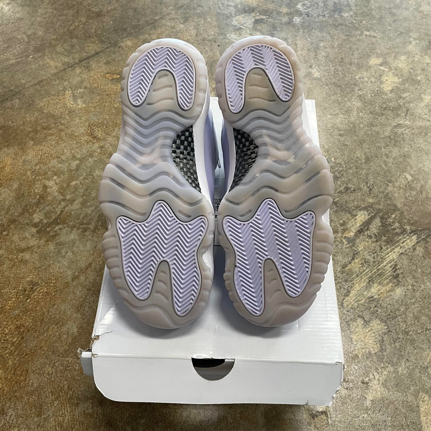 Jordan 11 low Pure Violet (w)